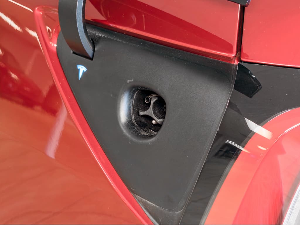 2025 Tesla Model 3 view 5