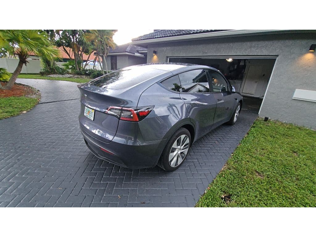 2023 Tesla Model Y view 3