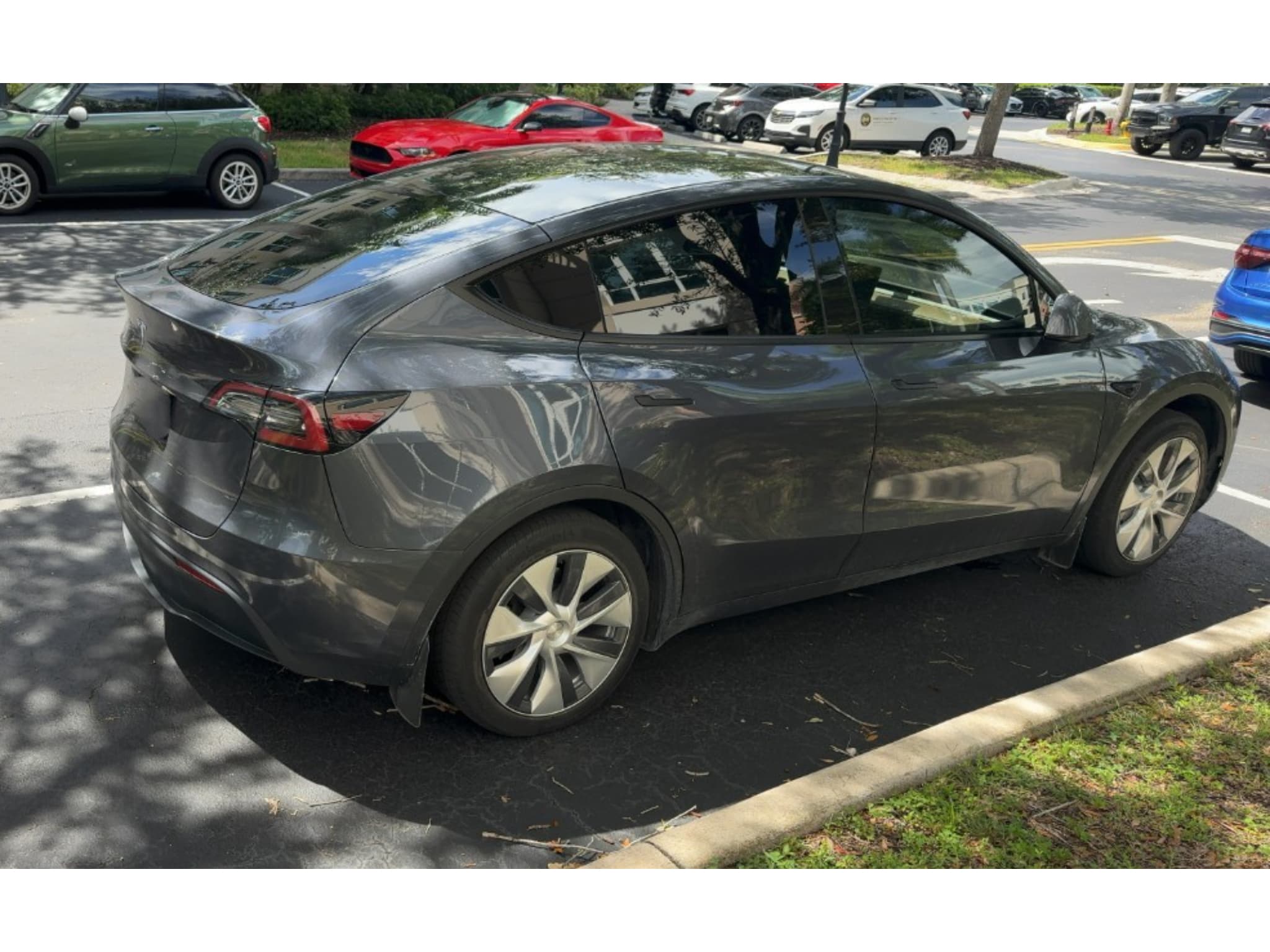 2023 Tesla Model Y view 3
