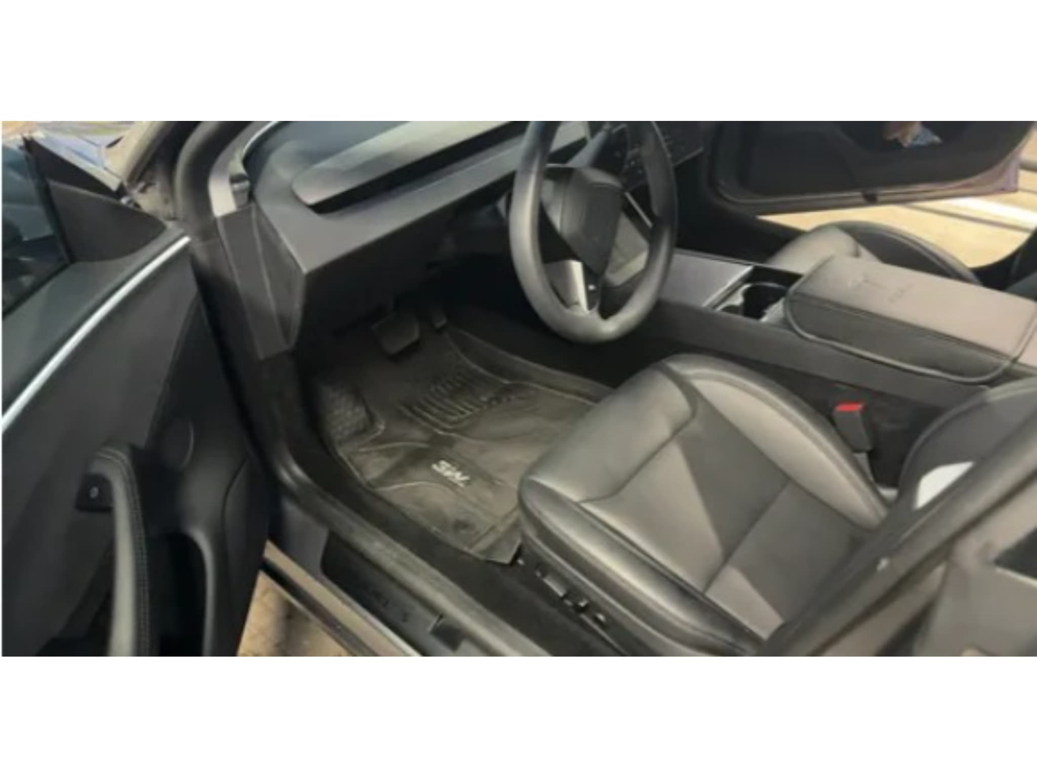 2025 Tesla Model 3 view 5