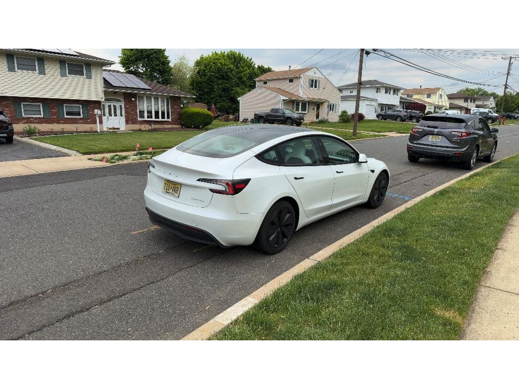 2025 Tesla Model 3 view 3