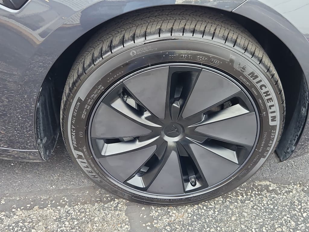 2025 Tesla Model 3 view 35