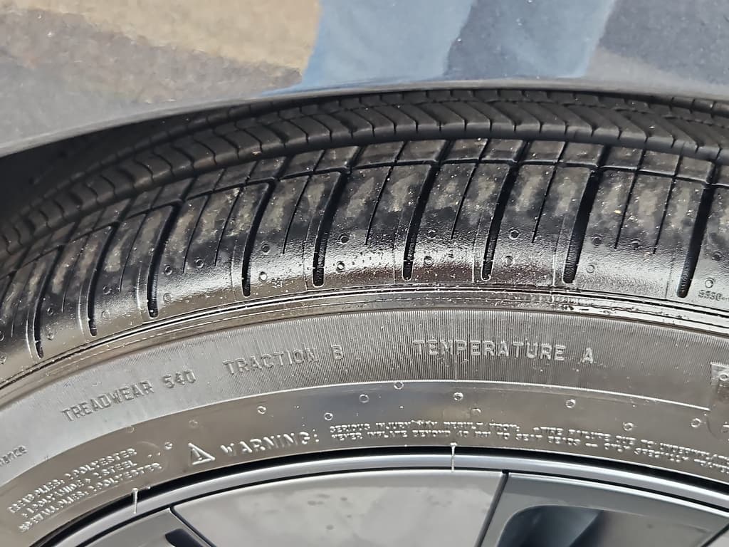 2025 Tesla Model 3 view 34