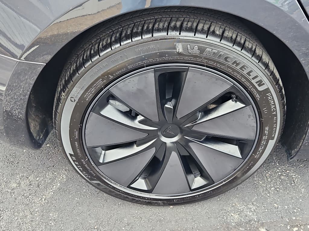 2025 Tesla Model 3 view 33