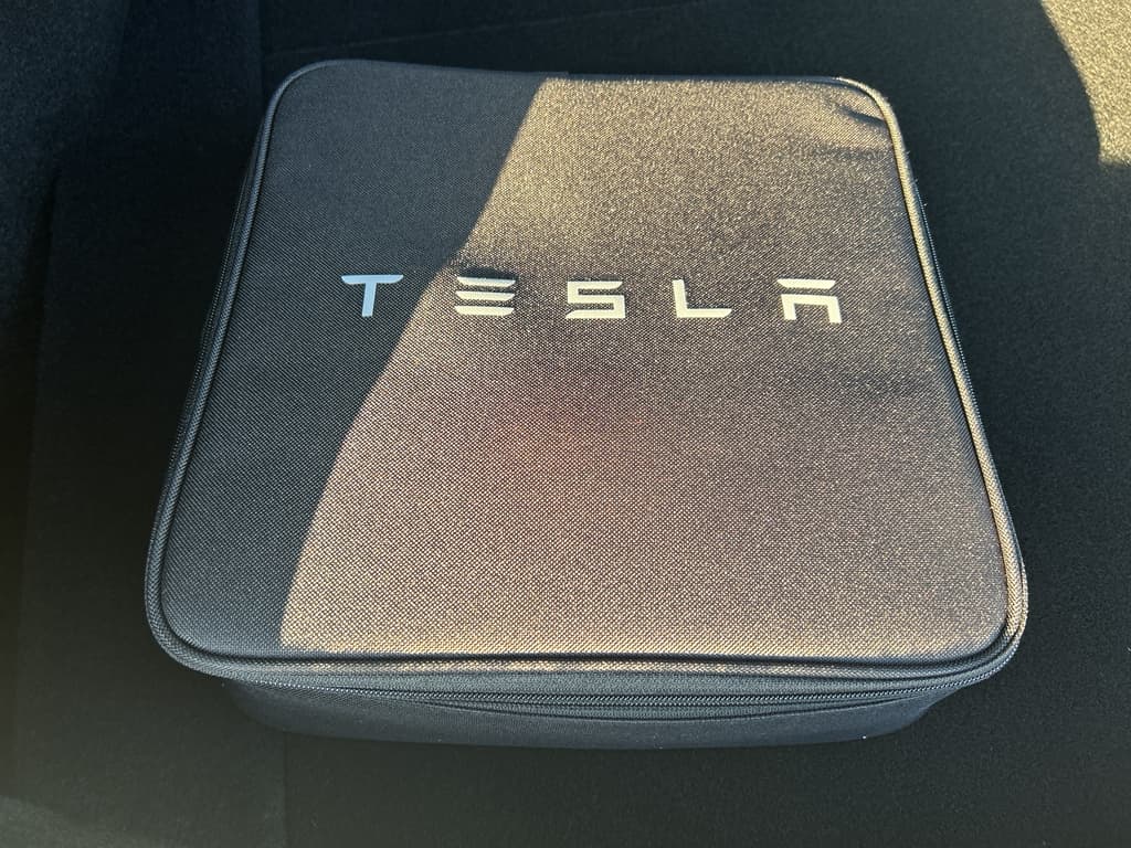 2025 Tesla Model 3 view 6