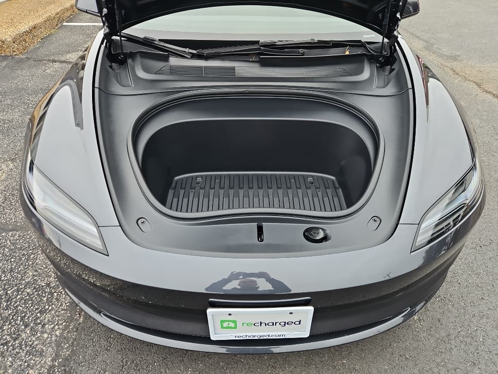 2025 Tesla Model 3 view 25