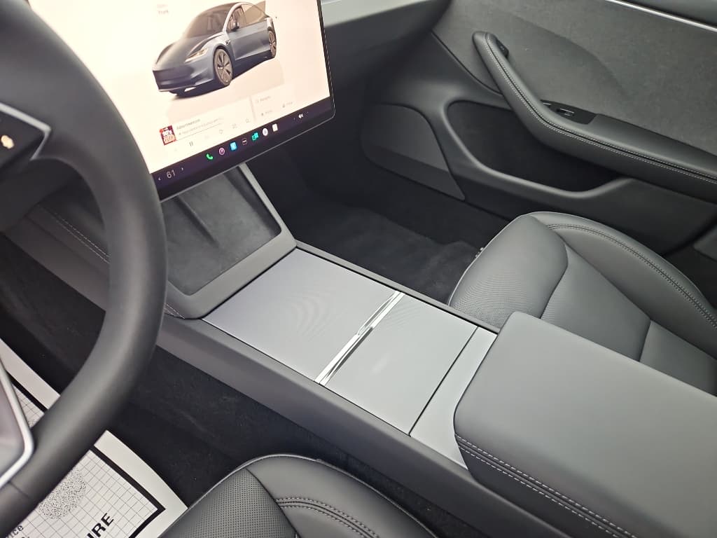 2025 Tesla Model 3 view 18