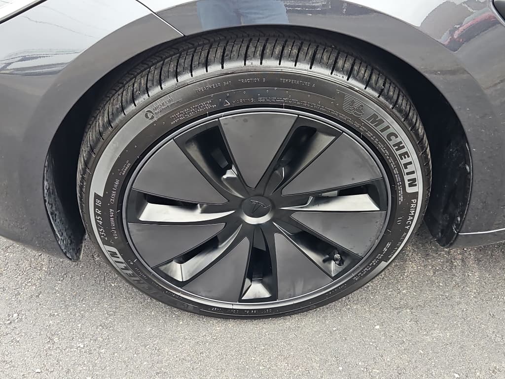 2025 Tesla Model 3 view 29