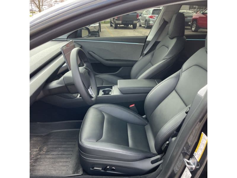 2025 Tesla Model 3 view 5