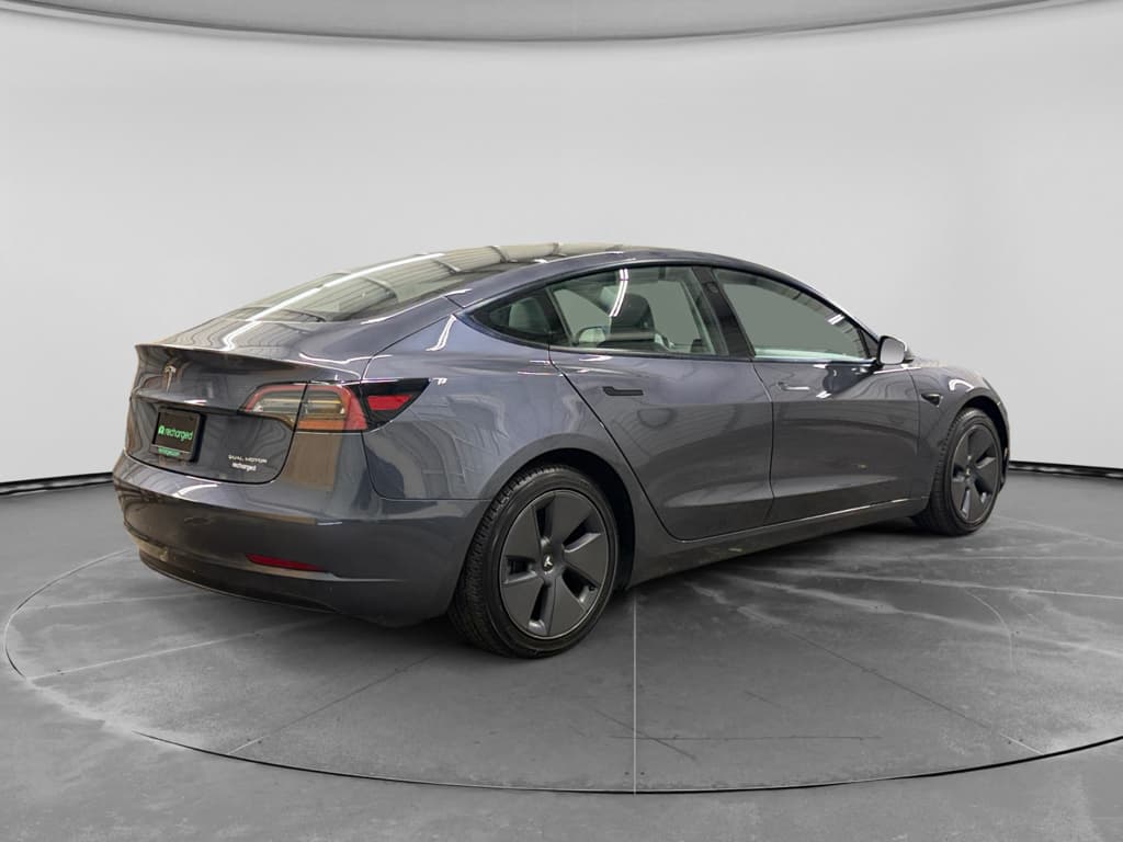 2025 Tesla Model 3 view 3