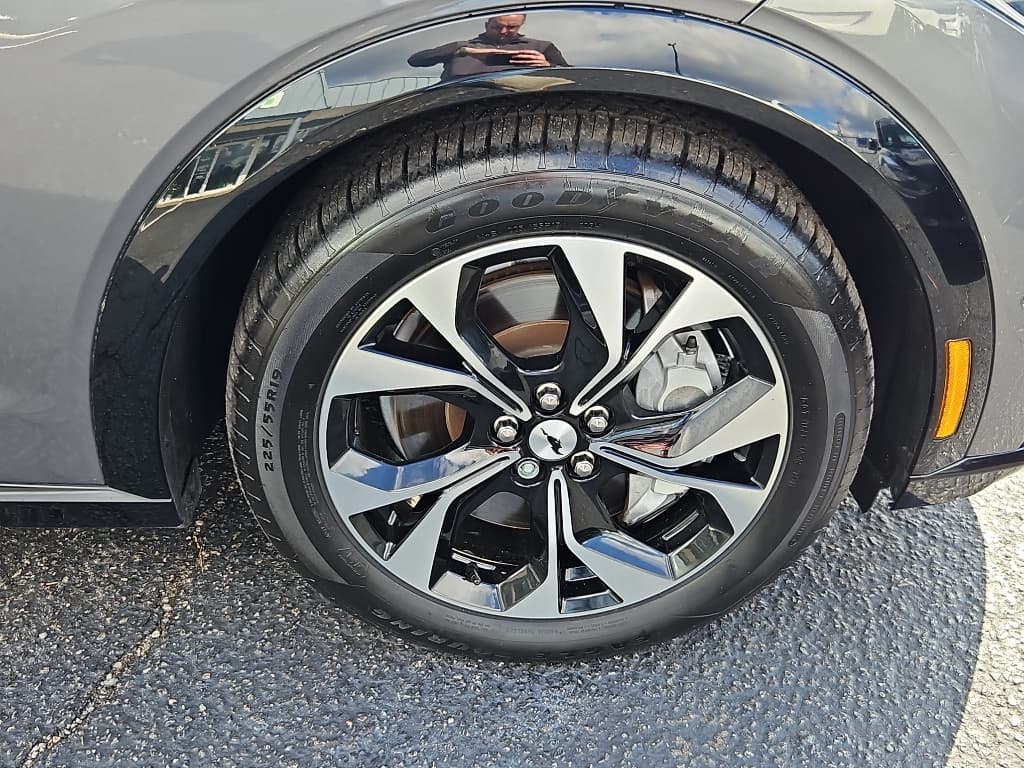 2021 Ford Mustang Mach-E view 33