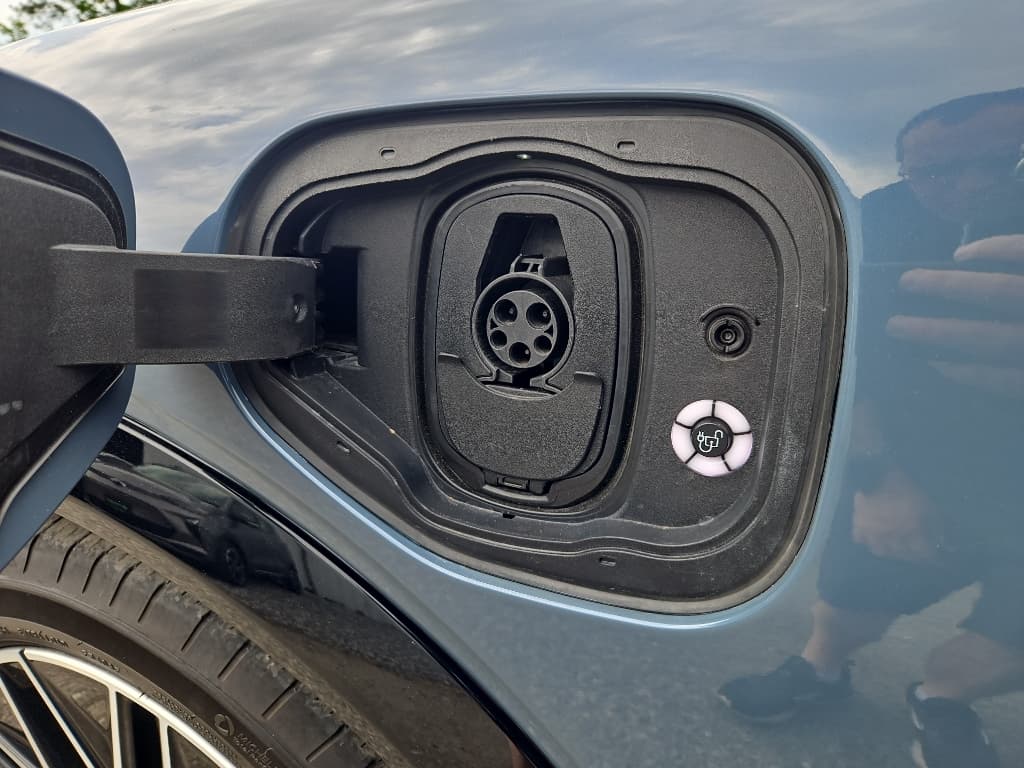2024 Ford Mustang Mach-E view 5