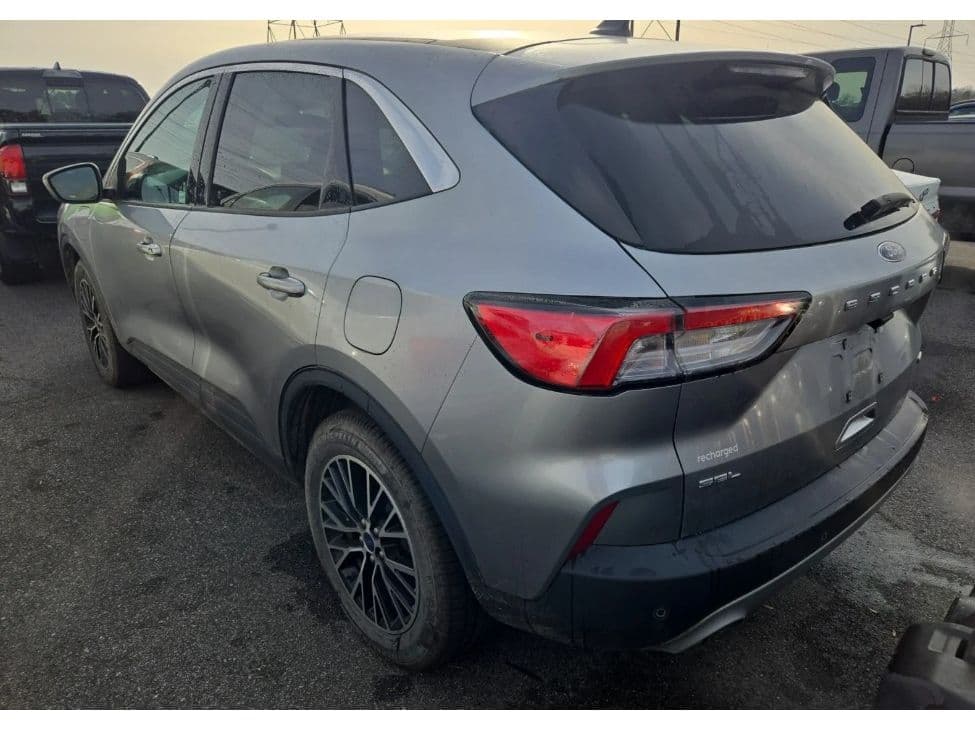 2022 Ford Escape Hybrid view 2