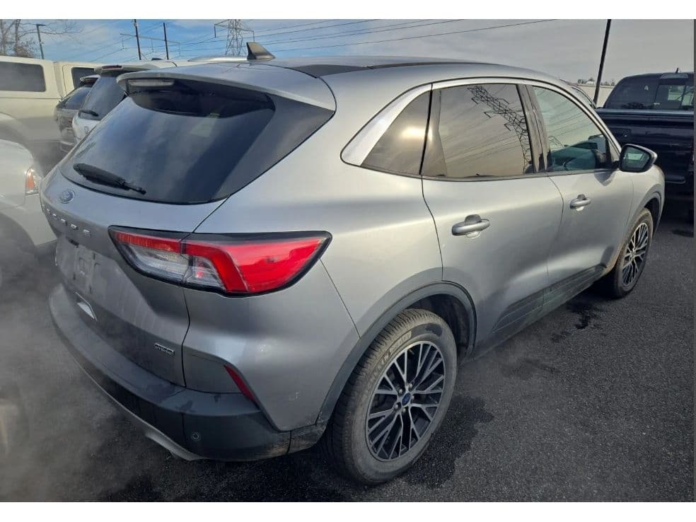 2022 Ford Escape Hybrid view 3