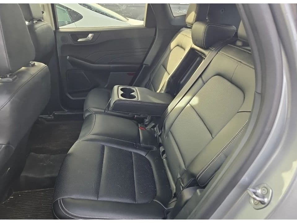 2022 Ford Escape Hybrid view 6