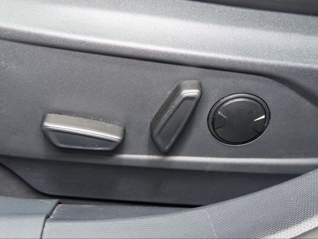 2022 Ford Mustang Mach-E view 7