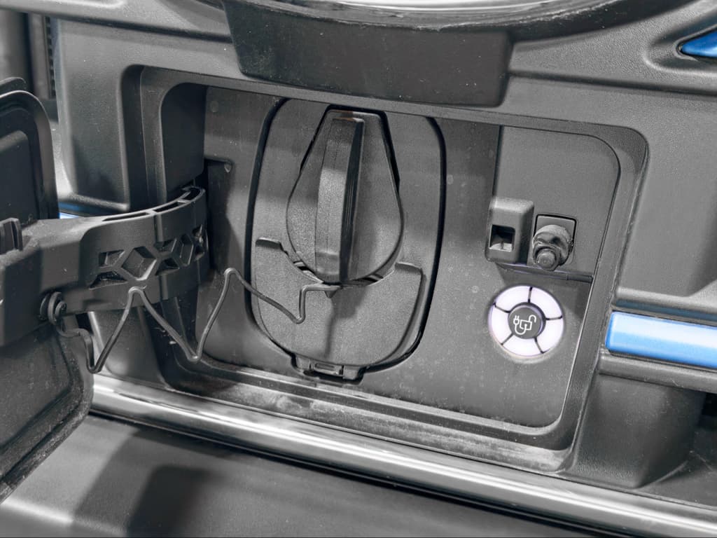 2024 Ford E-Transit view 5