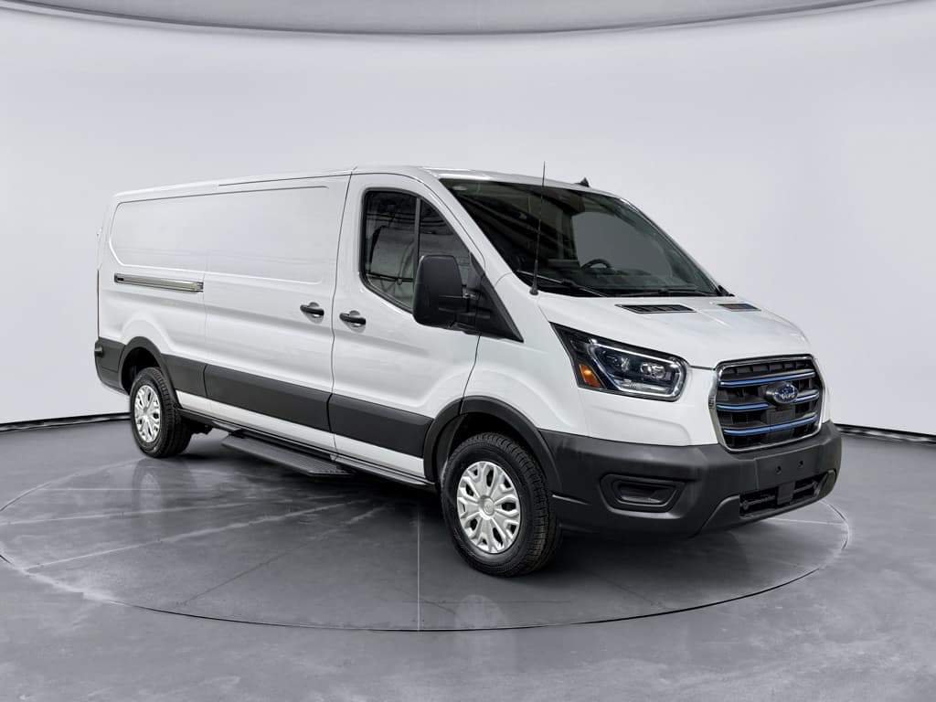 2024 Ford E-Transit view 4