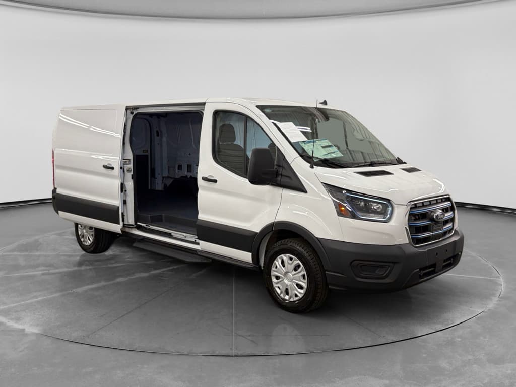 2024 Ford E-Transit view 5
