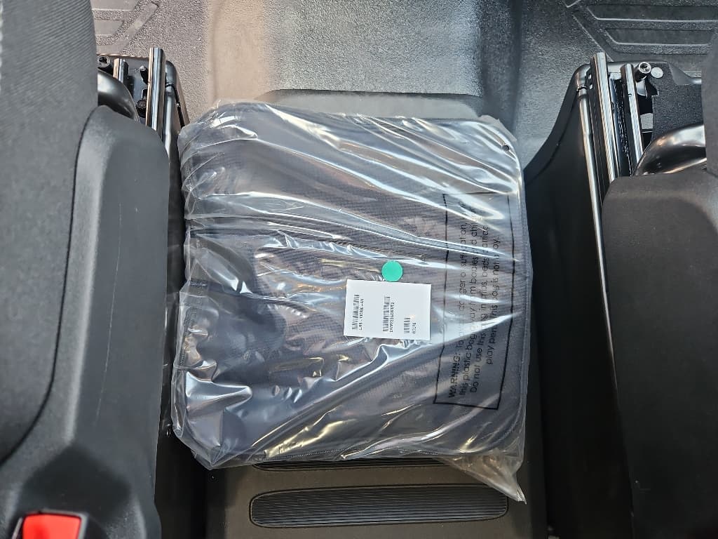 2024 Ford E-Transit view 6