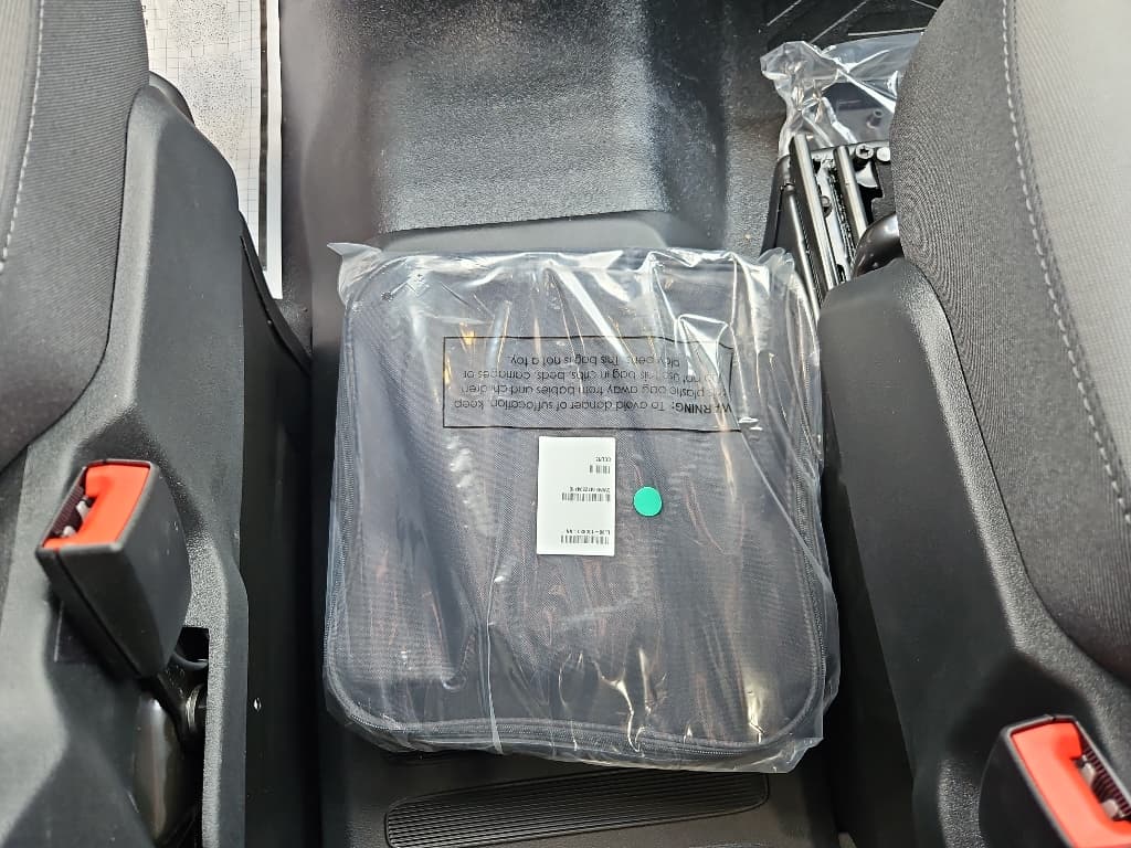 2024 Ford E-Transit view 6
