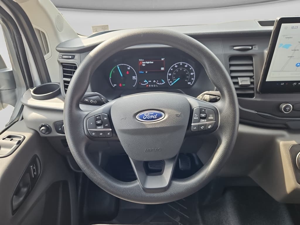 2024 Ford E-Transit view 7