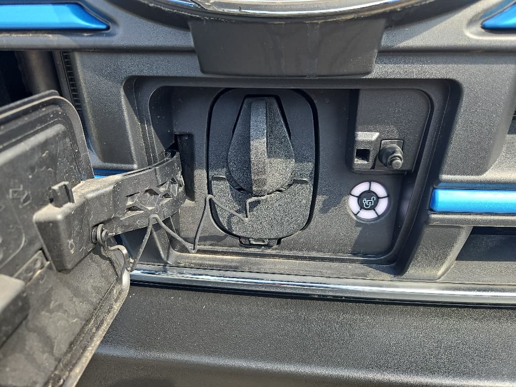 2024 Ford E-Transit view 5