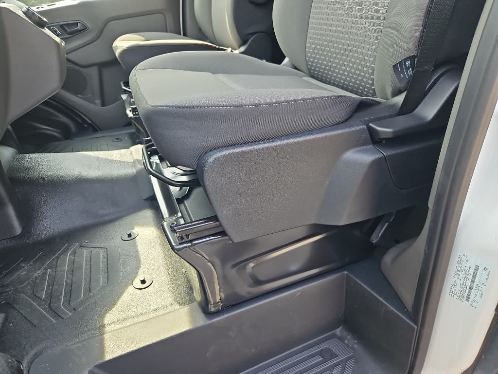 2024 Ford E-Transit view 7