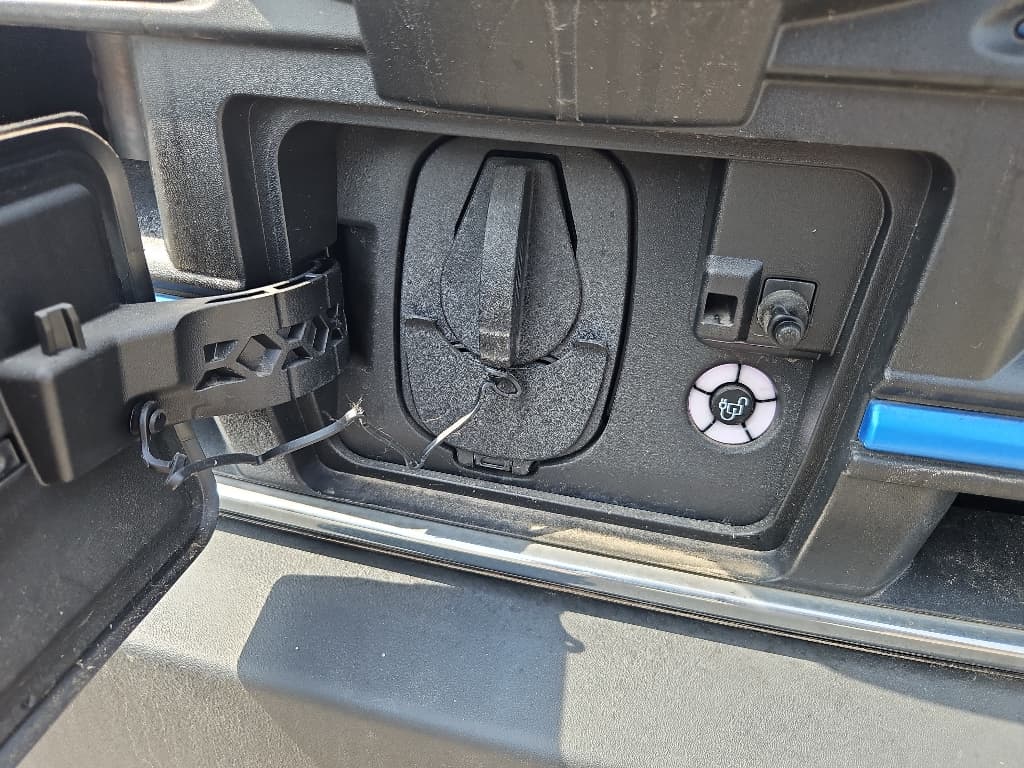 2024 Ford E-Transit view 5