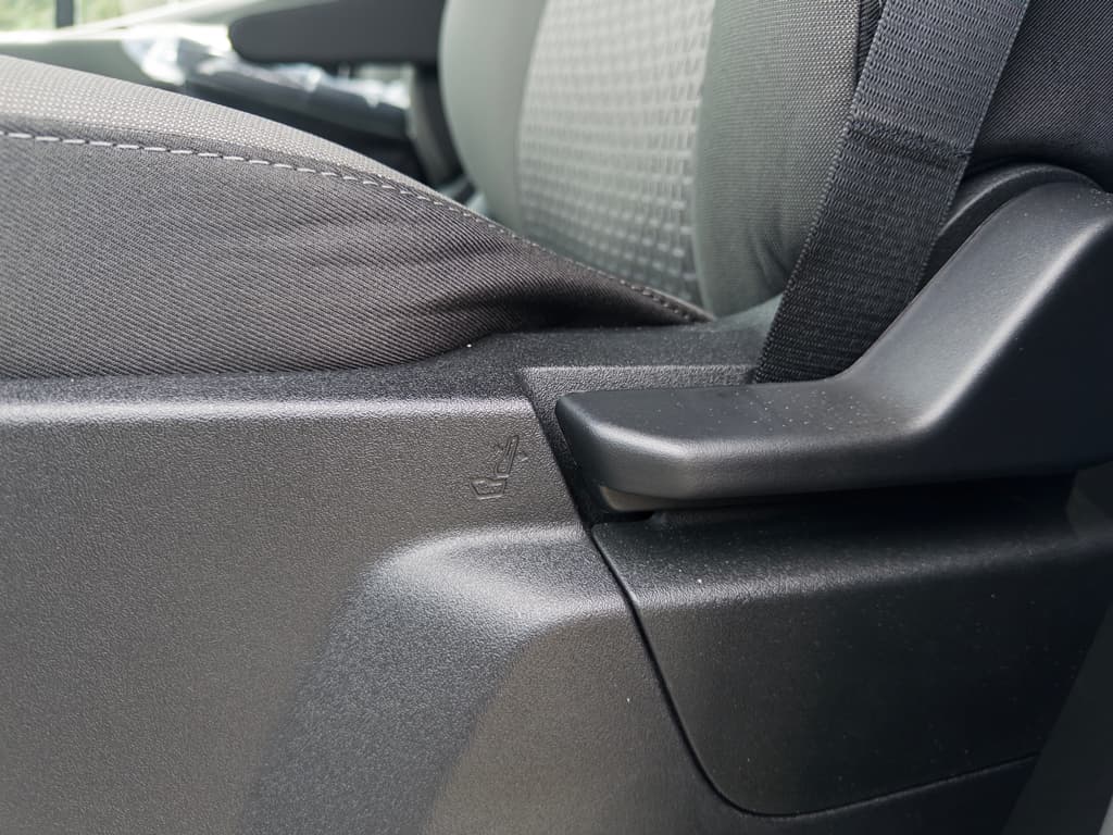 2024 Ford E-Transit view 7
