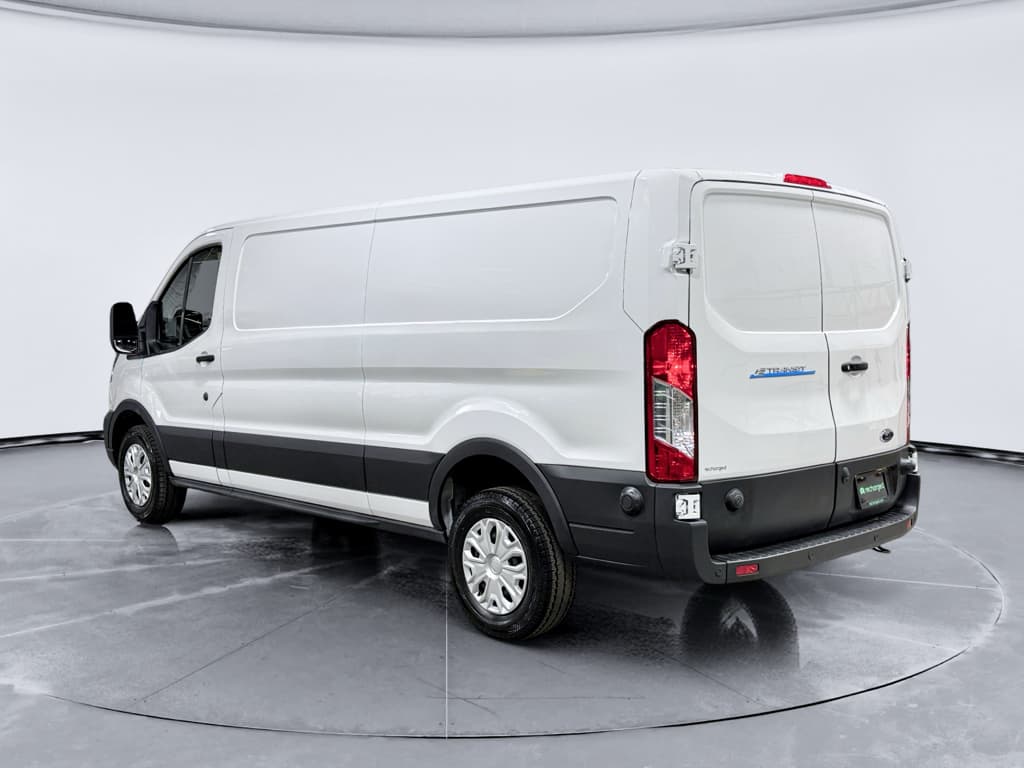 2024 Ford E-Transit view 2