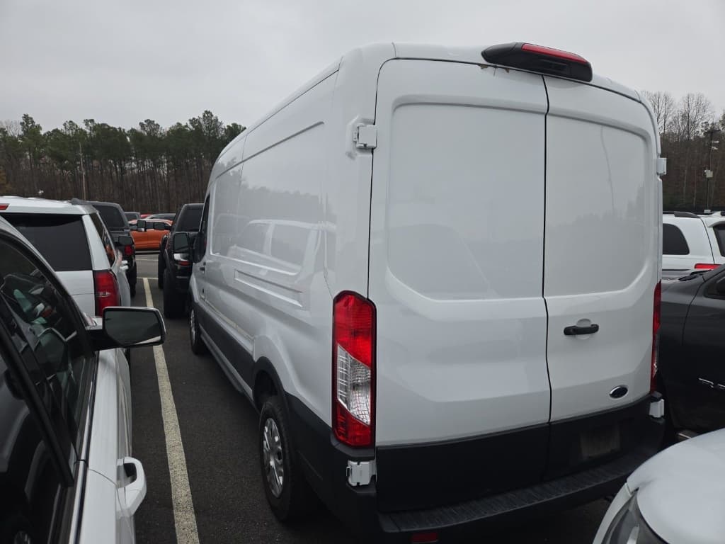 2023 Ford E-Transit view 2