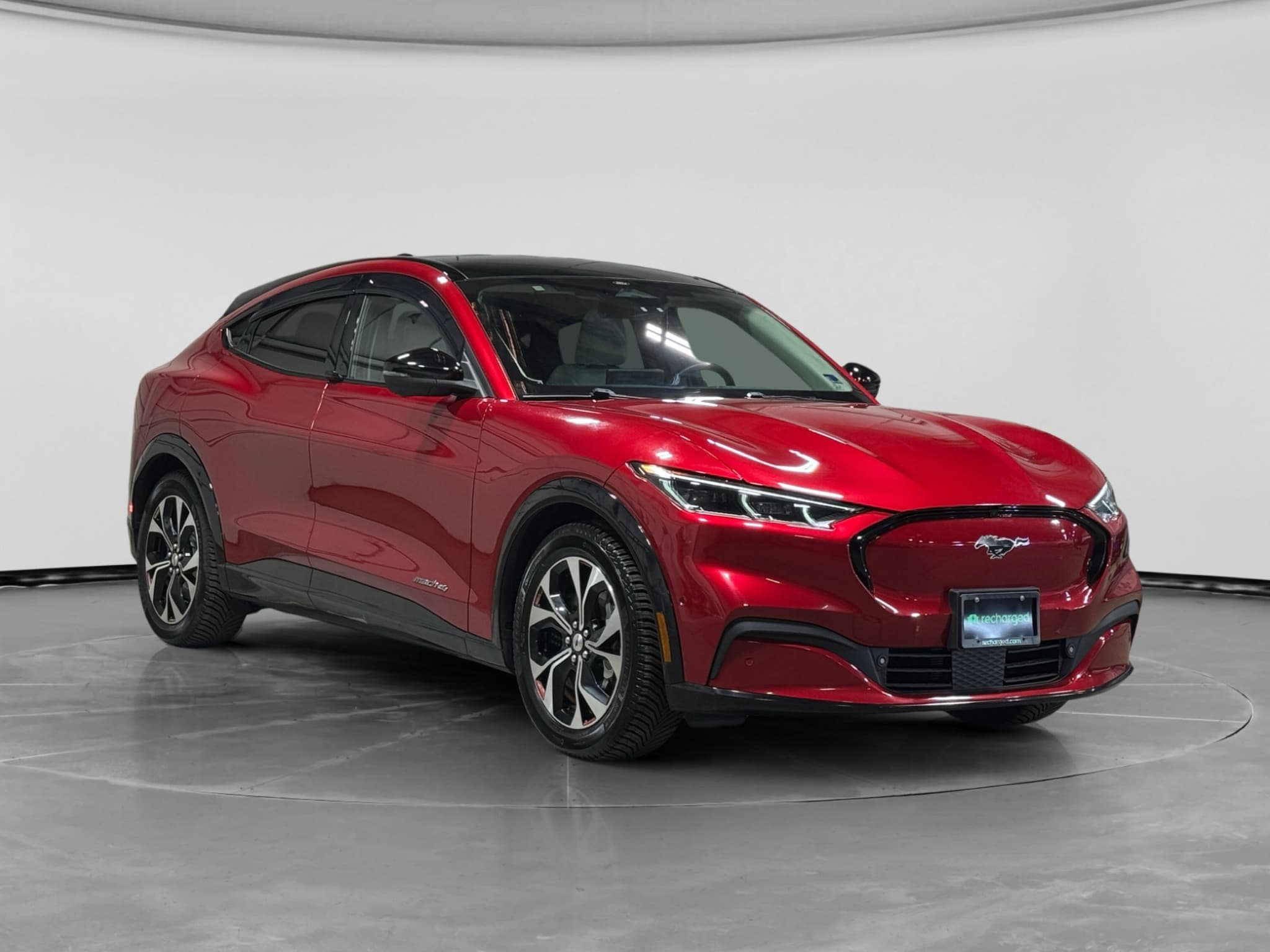 2021 Ford Mustang Mach-E view 4