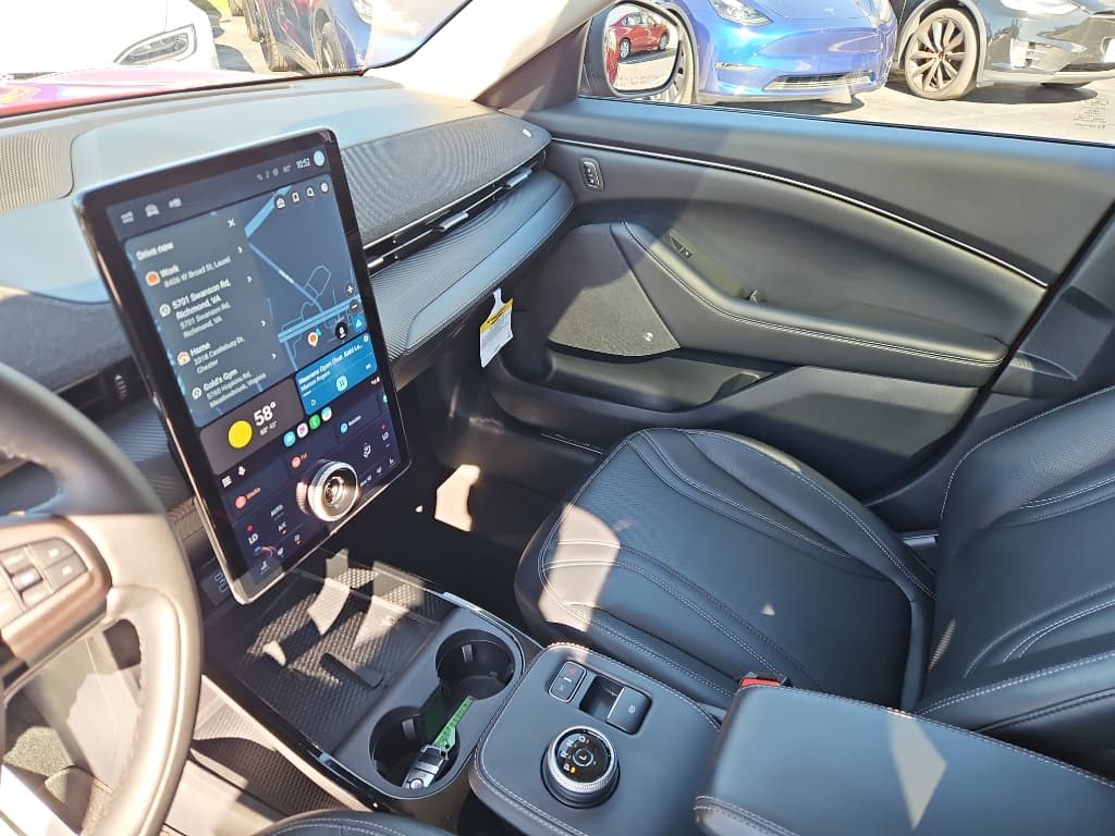 2023 Ford Mustang Mach-E view 18