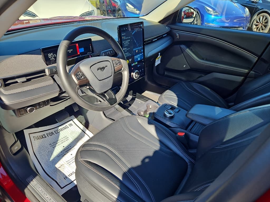 2023 Ford Mustang Mach-E view 17