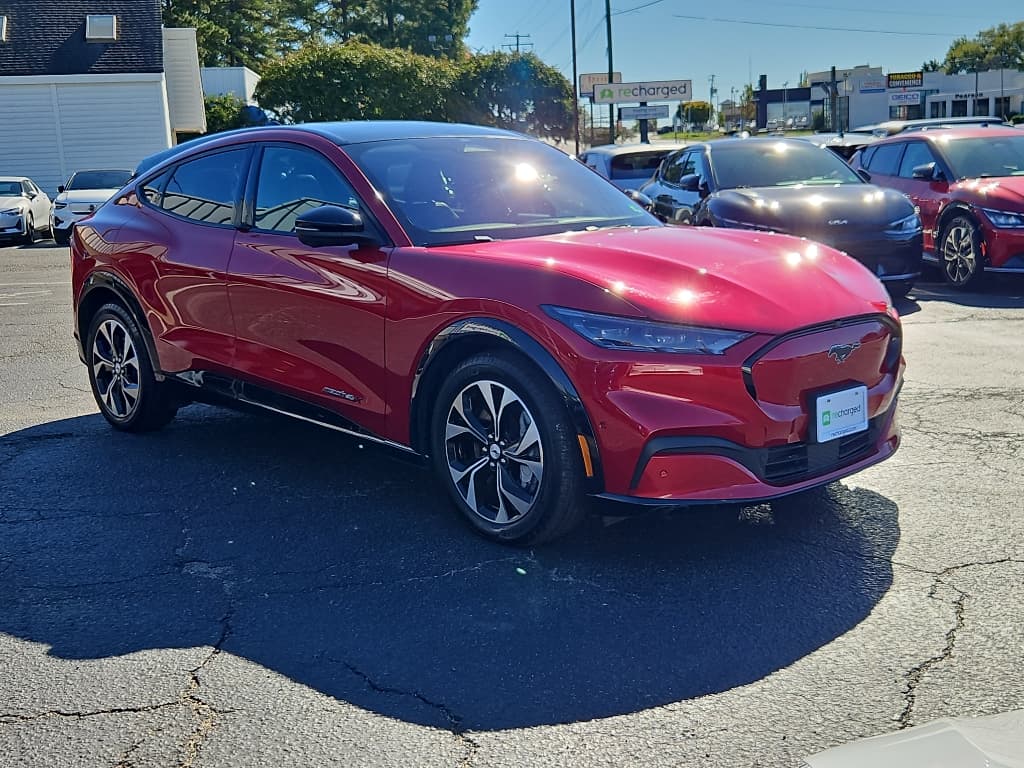 2023 Ford Mustang Mach-E view 4