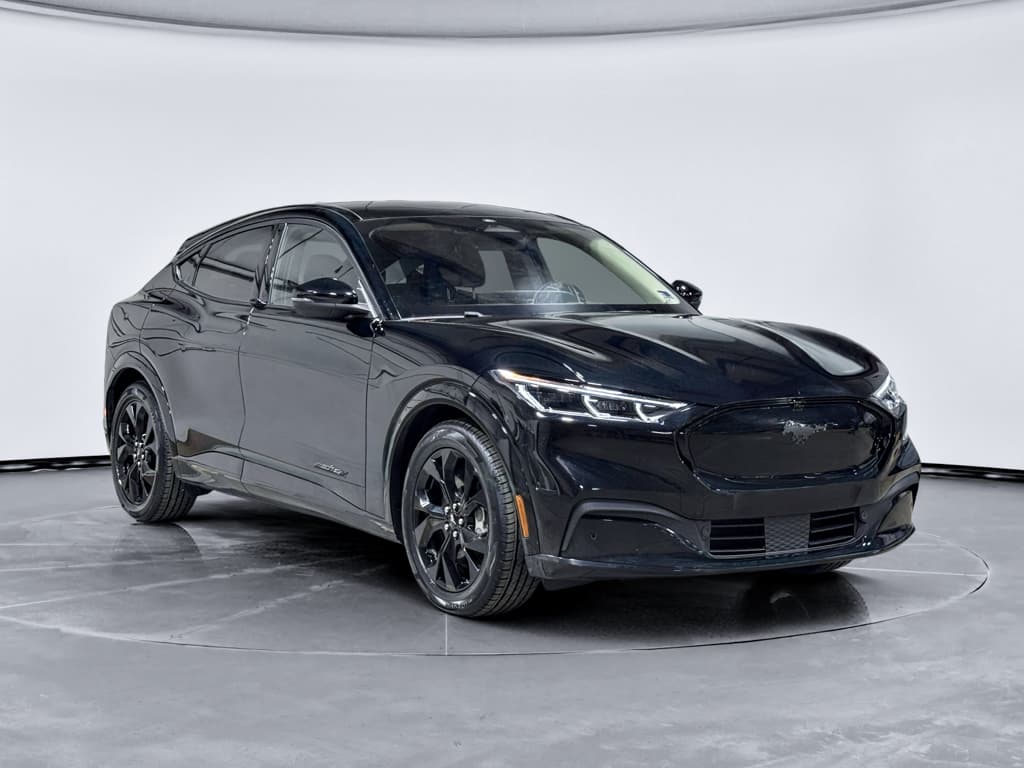 2023 Ford Mustang Mach-E view 4
