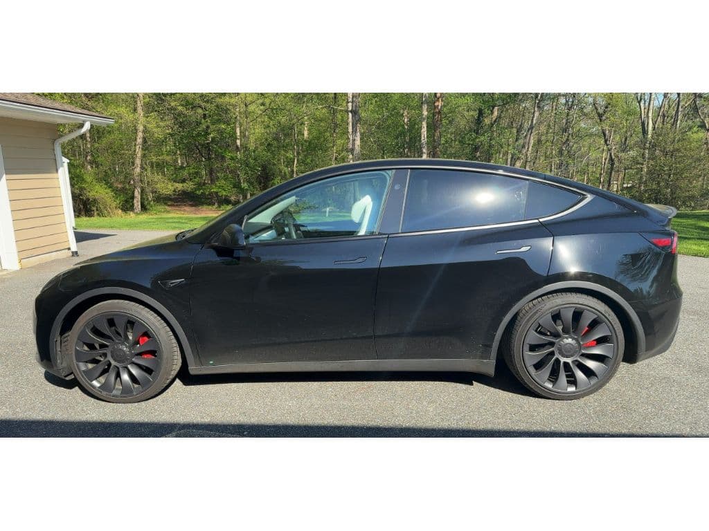 2024 Tesla Model Y view 3