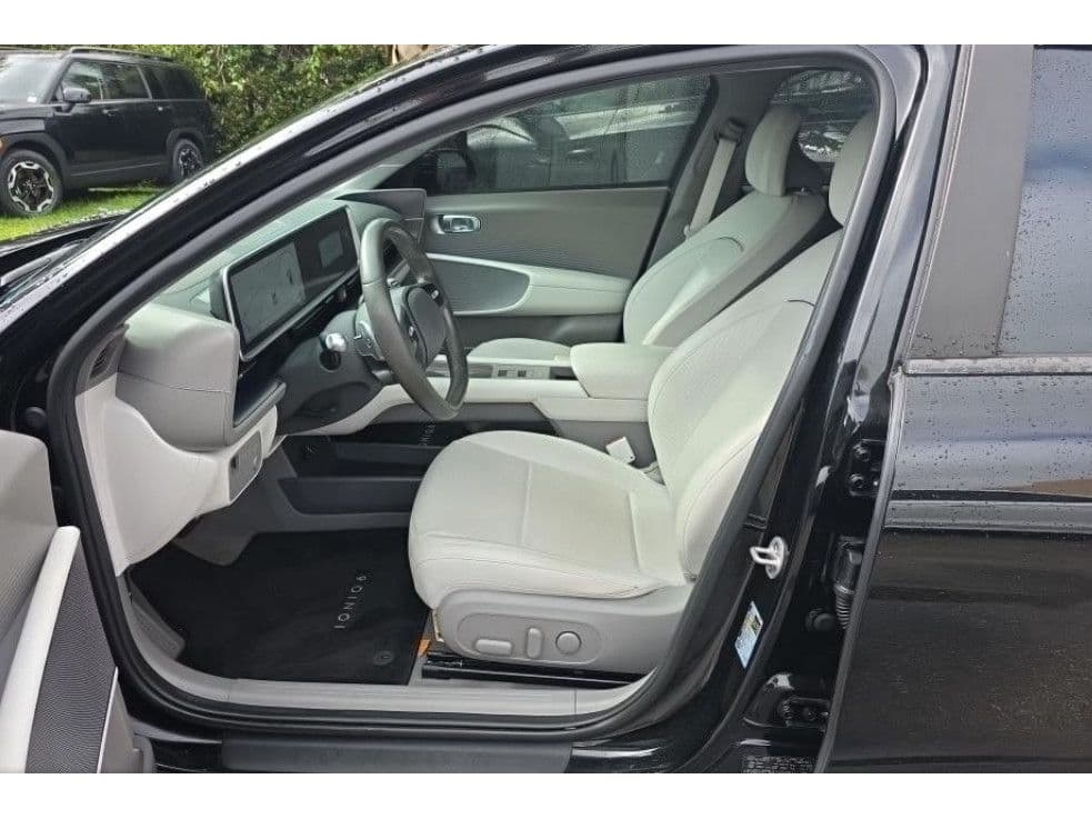 2023 Hyundai IONIQ 6 view 5