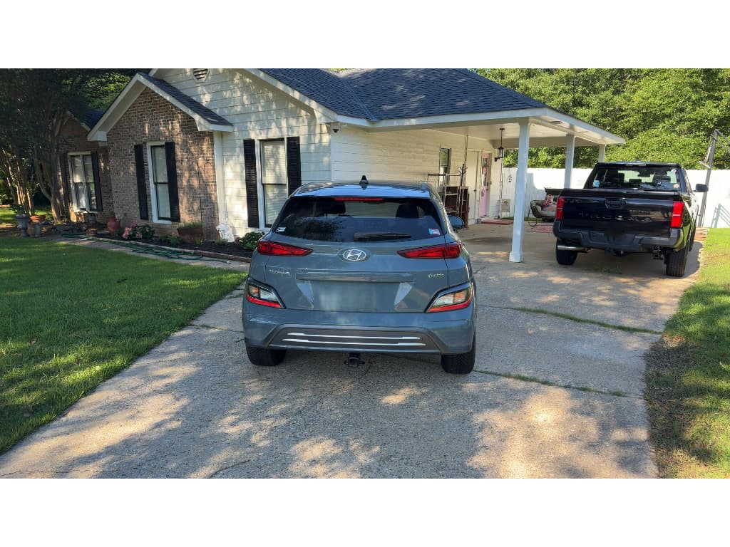 2023 Hyundai Kona EV view 4