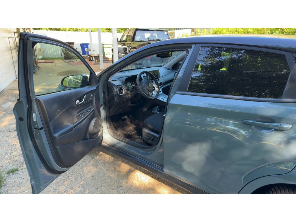 2023 Hyundai Kona EV view 5