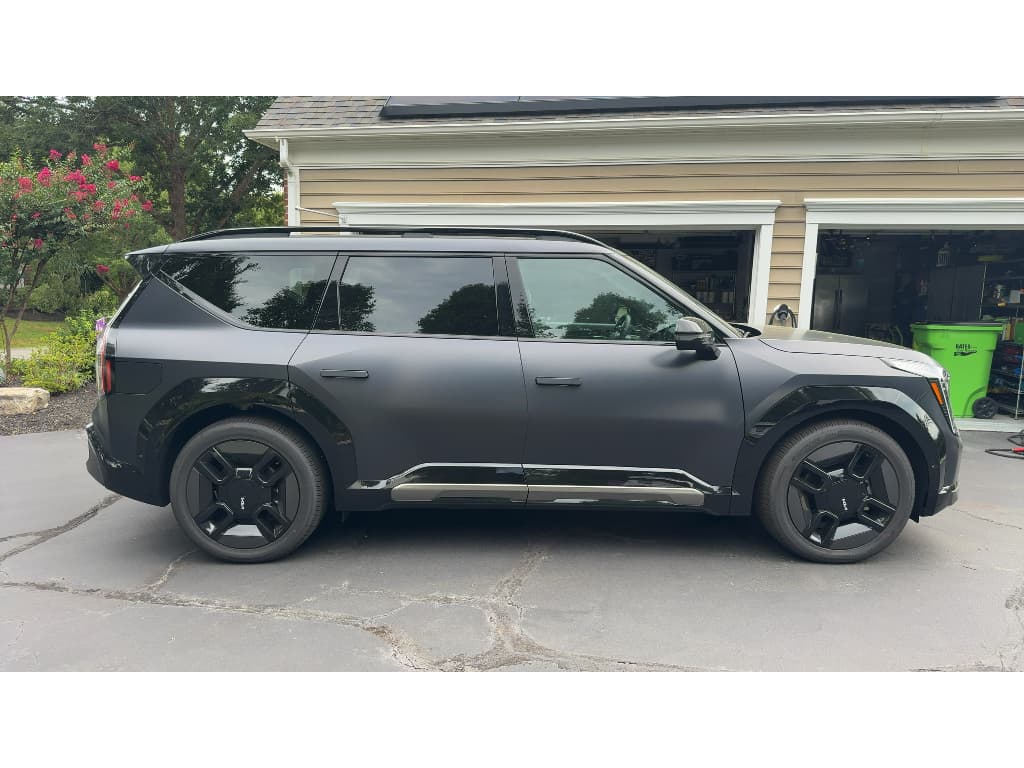 2026 Kia EV9 view 3