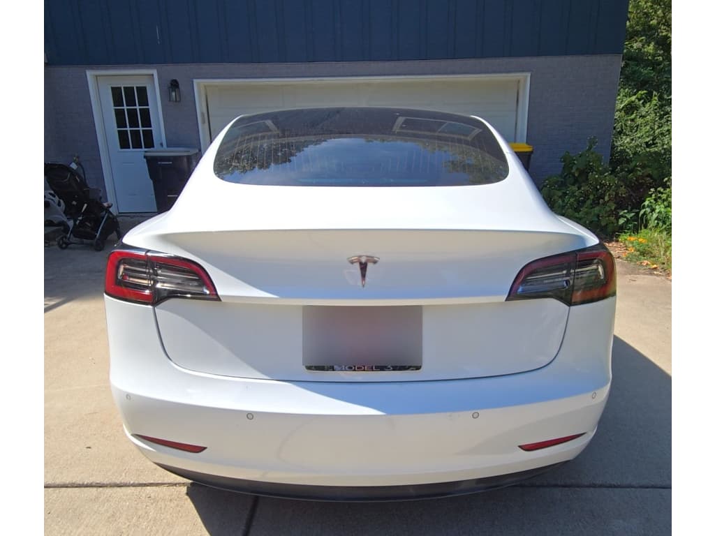 2018 Tesla Model 3 view 4