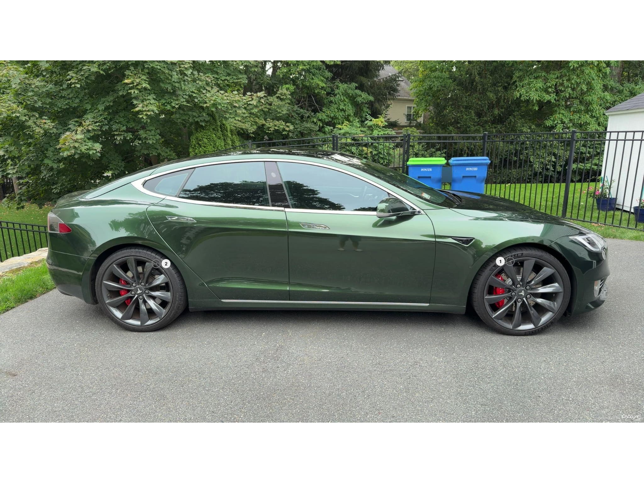 2017 Tesla Model S view 4