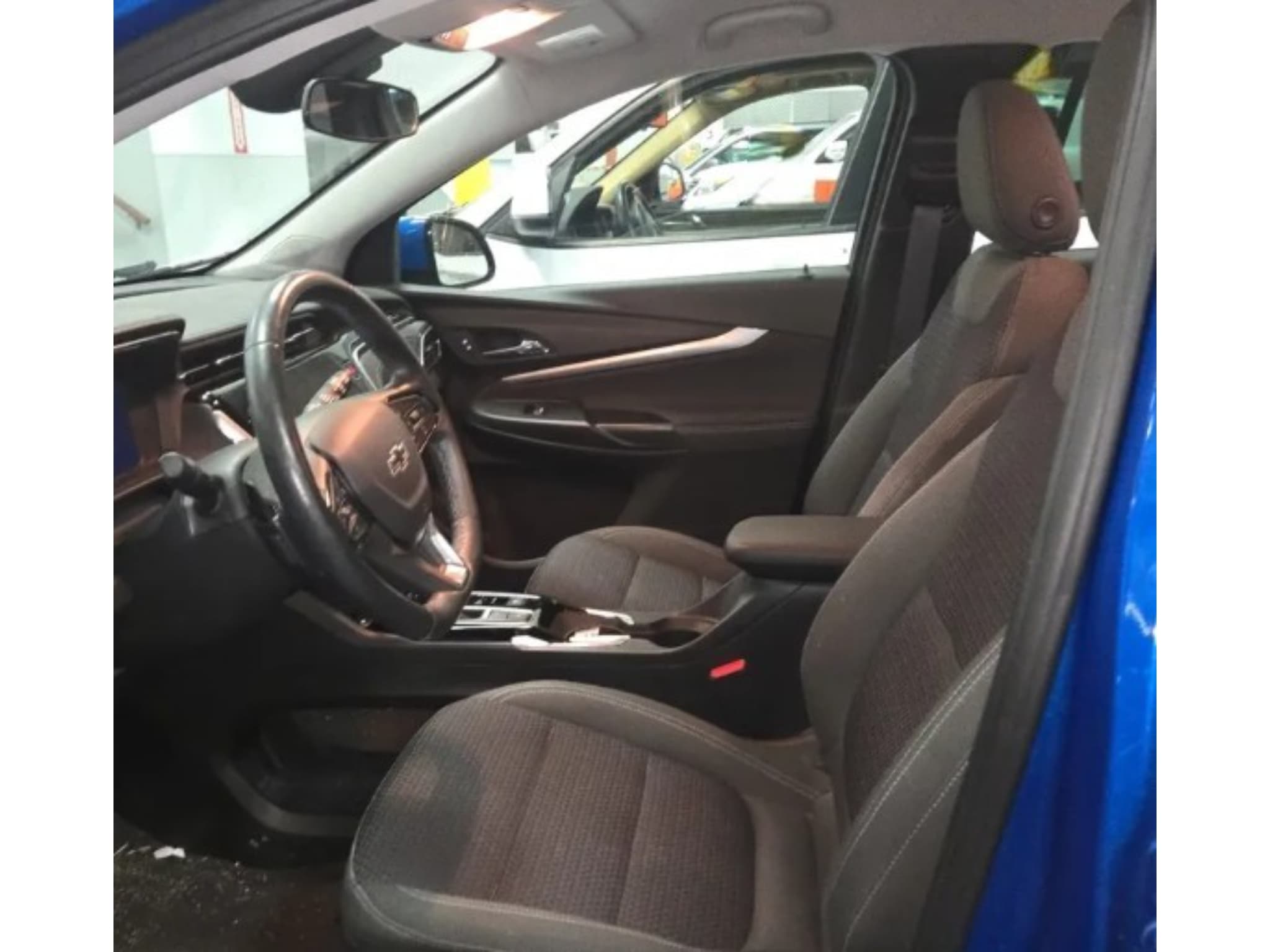 2023 Chevrolet Bolt EUV view 5