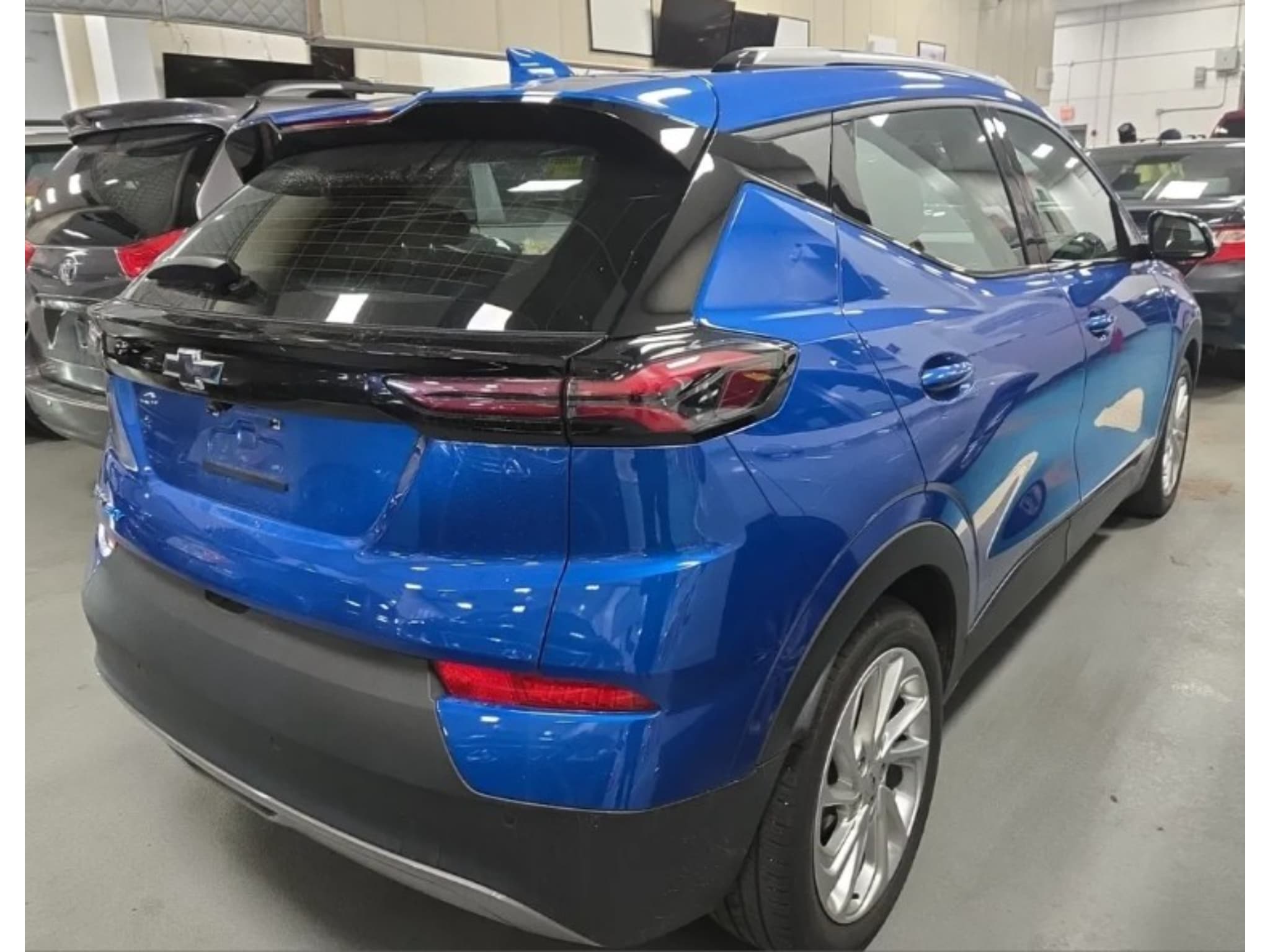 2023 Chevrolet Bolt EUV view 3