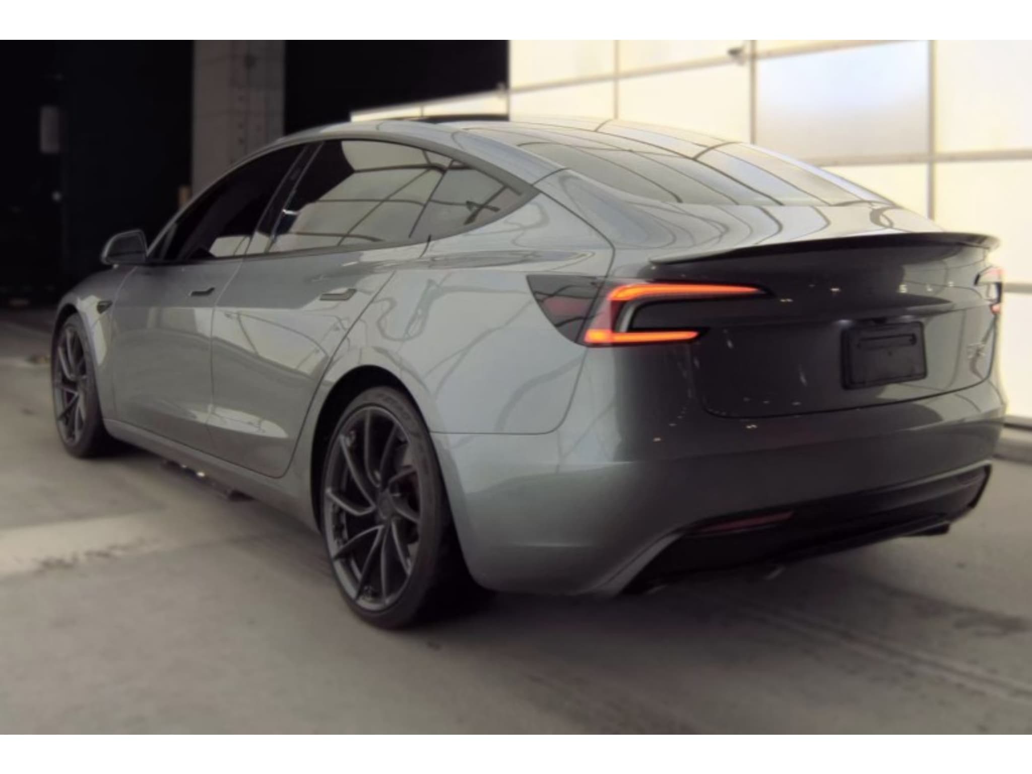 2024 Tesla Model 3 view 4
