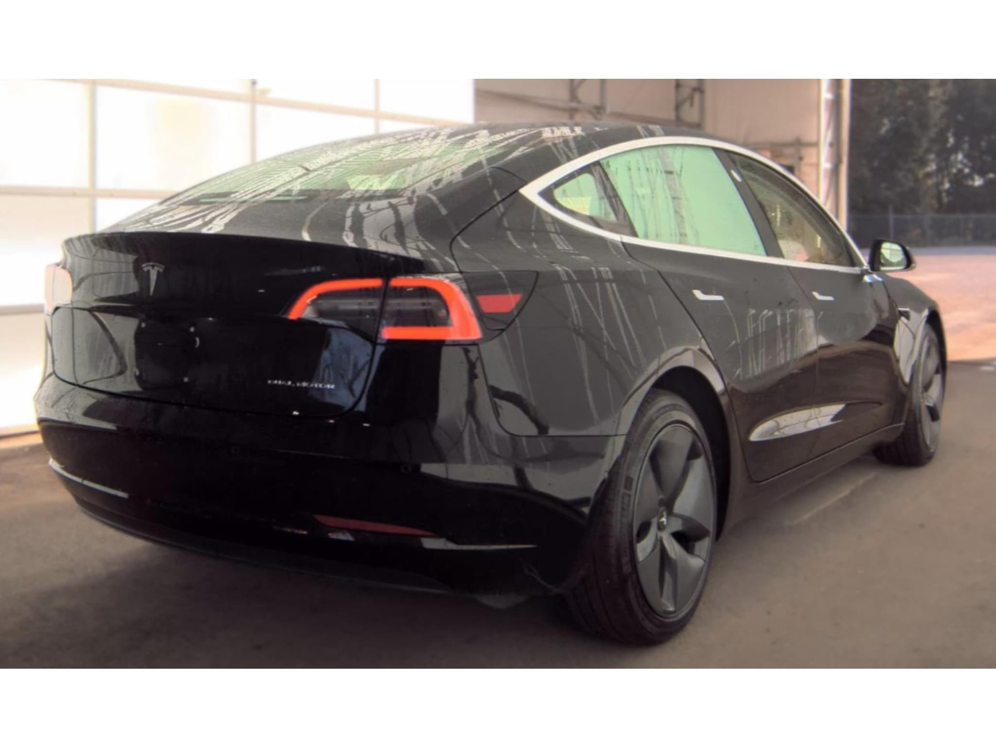 2018 Tesla Model 3 view 3