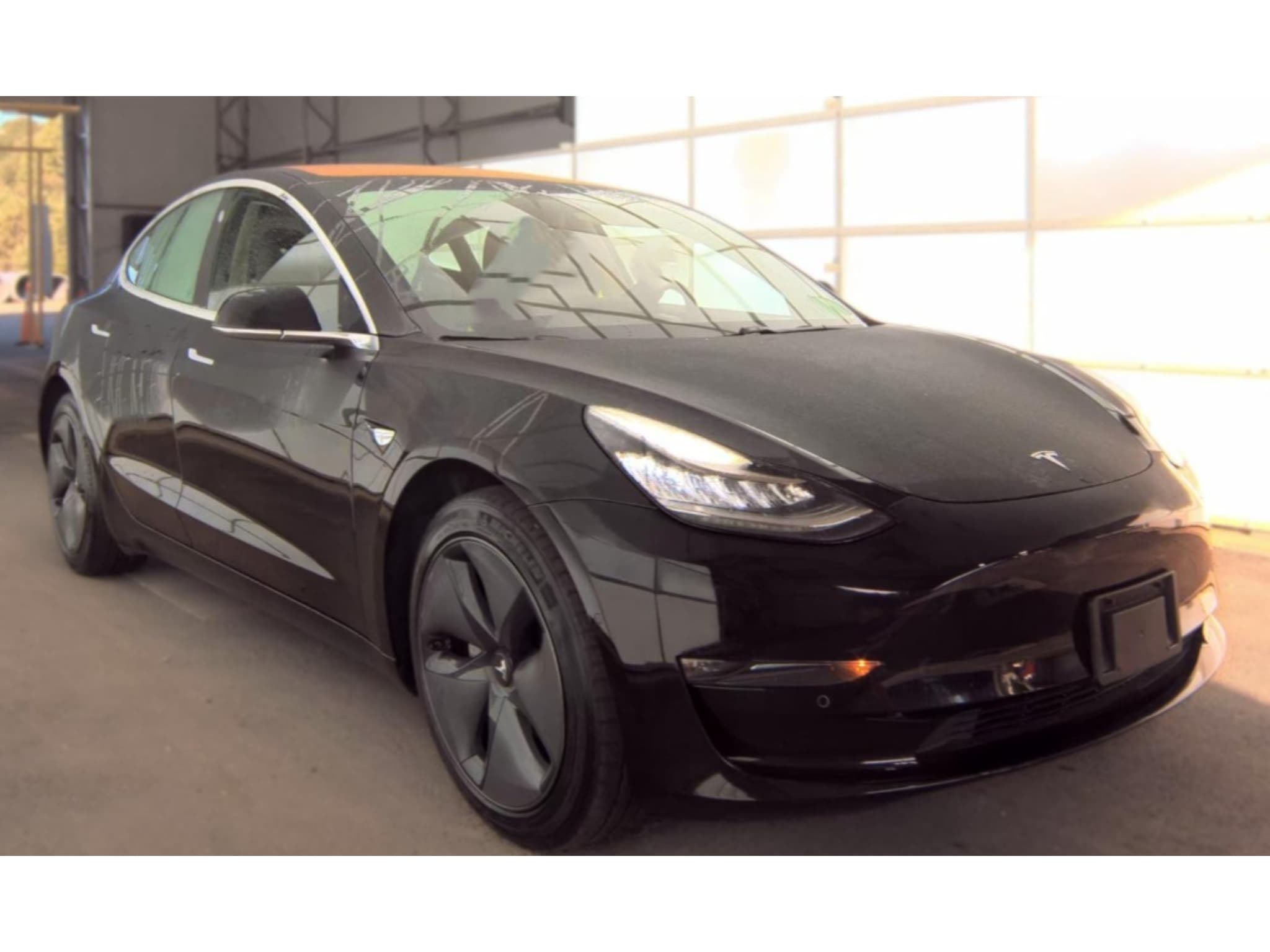 2018 Tesla Model 3 view 4