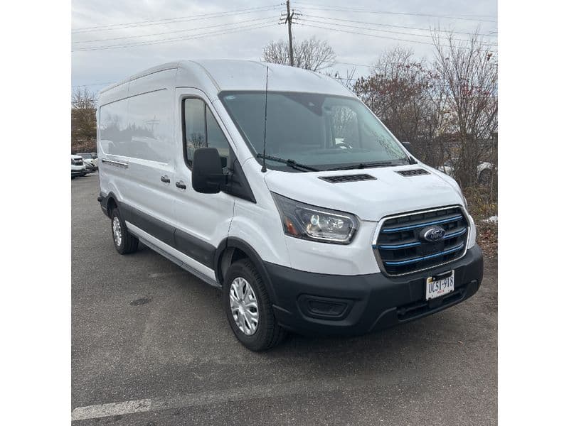2024 Ford E-Transit view 4